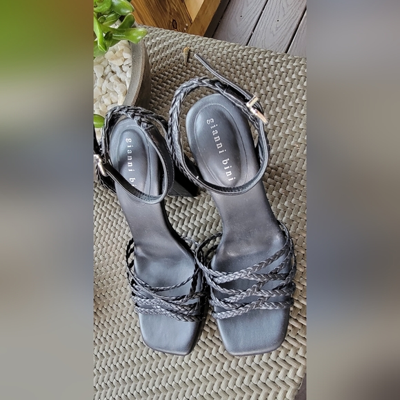 Gianni Bini platform heels - Picture 3 of 4